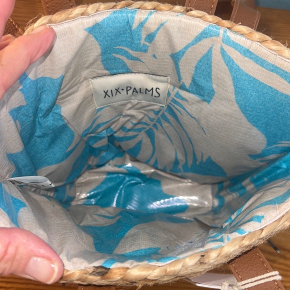 BEACHLY The Shore-Break Picnic Cooler Bag by XIX•PALMS Insulated Picnic Backpack - Picture 6 of 16